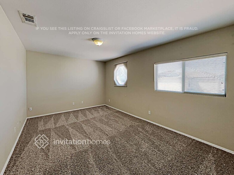 Building Photo - 1533 S Halsted Dr