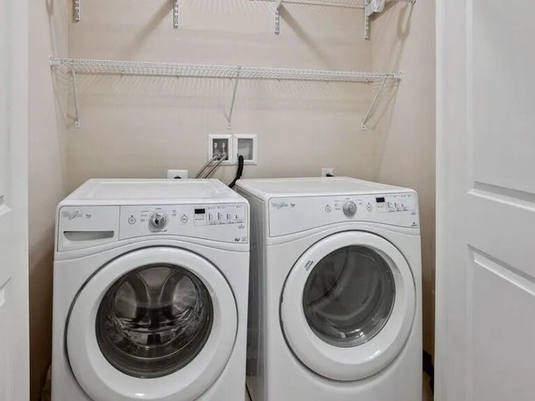 Building Photo - 2517 Sayles Pl SE