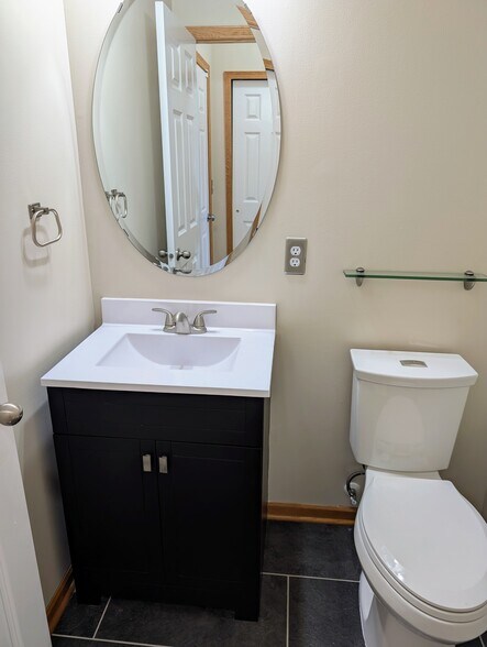 Building Photo - 594 Sutherland Dr