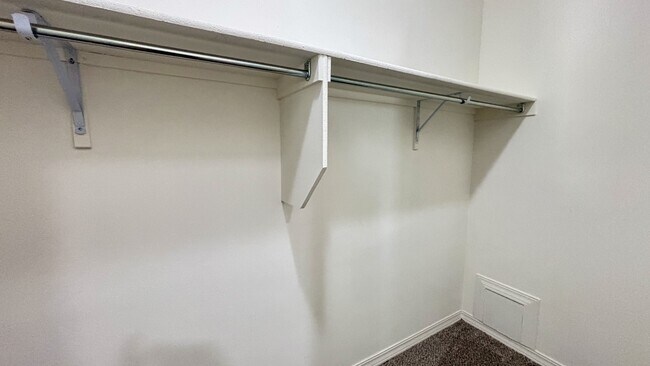 Building Photo - 12821 Rock Cliff Ave