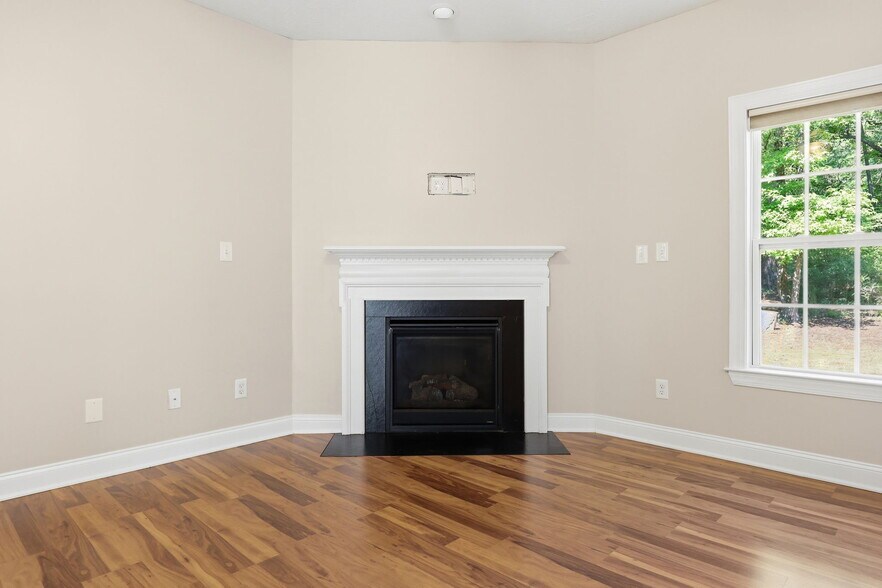 Building Photo - 768 Riverbirch Dr