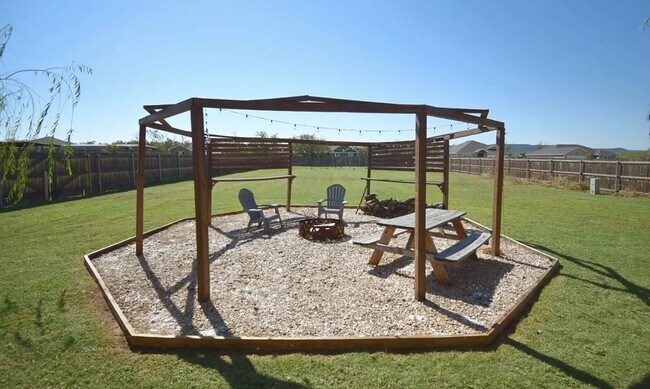 Building Photo - March availability!  3/2/2