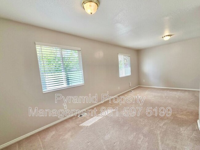 Building Photo - 2128 S 2060 E