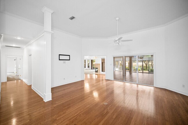 Building Photo - 601 Willow Point Ct