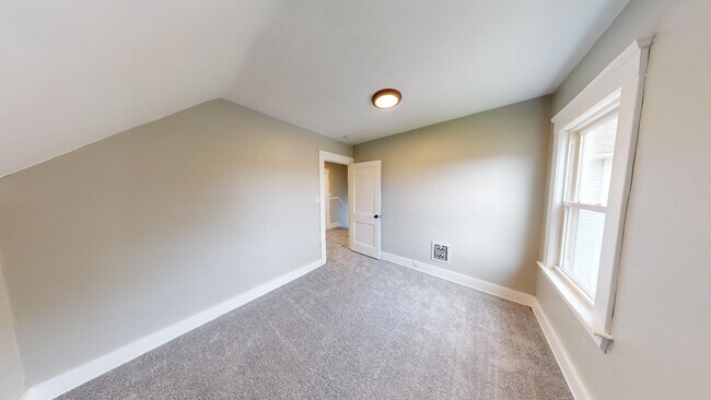 Building Photo - Old Brooklyn Area - 3 Bedroom Single Famil...