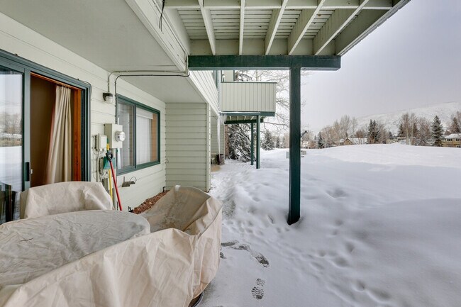 Building Photo - 282 Elk Ln