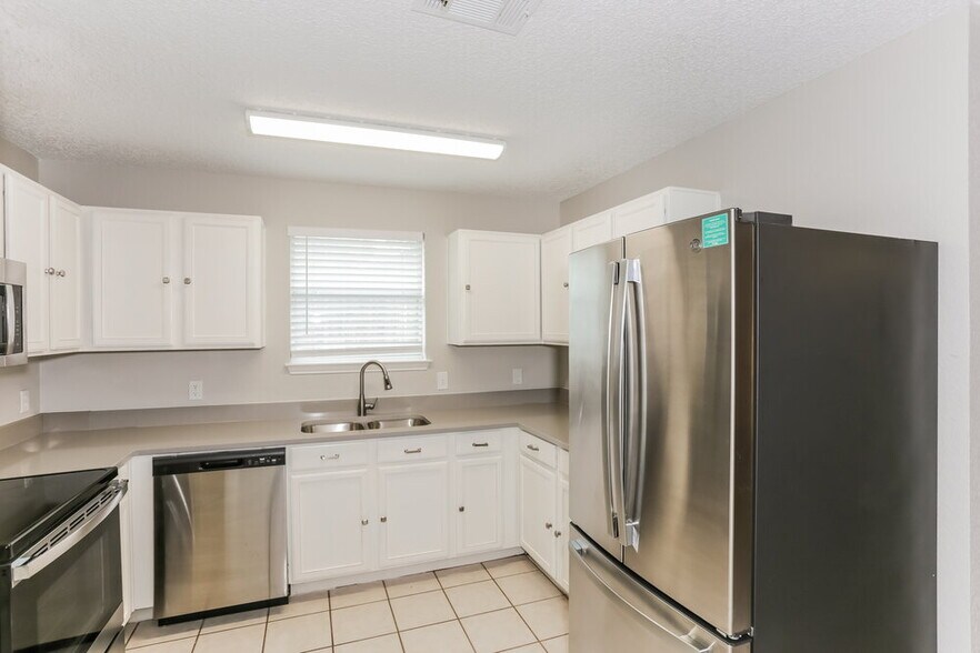 Building Photo - 2709 Brea Canyon Rd