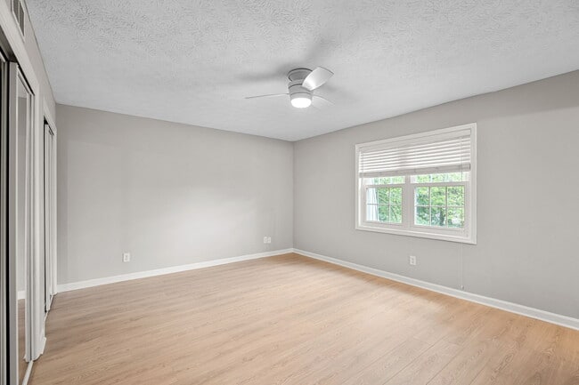 Building Photo - 315 Winding River Dr