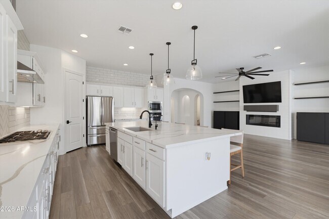 Building Photo - 2024 W Andalusian Trail