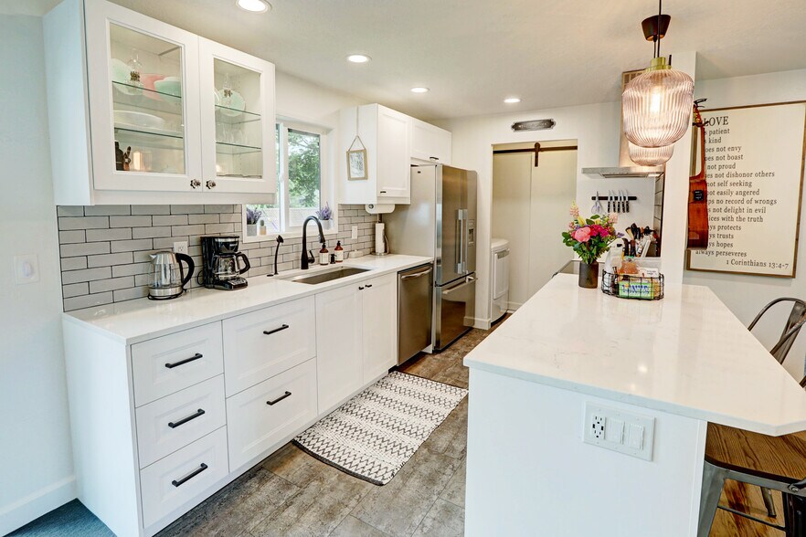 Building Photo - 2630 NE 111th Ave