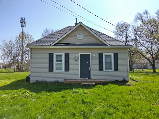Primary Photo - 612 S Webster St
