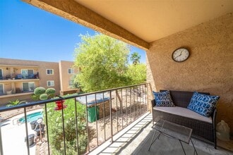 Building Photo - 2 Bedroom - 2 Bath Condo