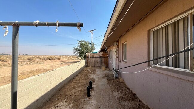 Building Photo - 21225 Wigwam Rd