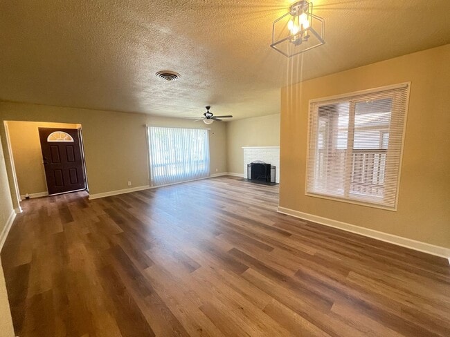 Building Photo - 3 bed / 2 ba house - Yuba City