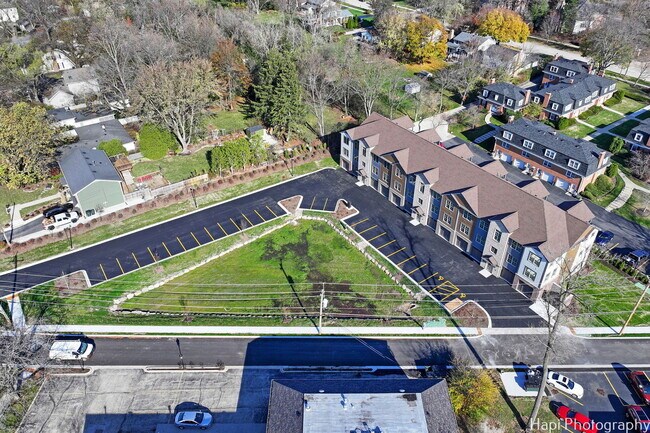 Building Photo - 319 S Glendale Ave