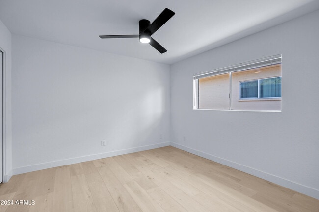 Building Photo - 2514 N 60th Pl