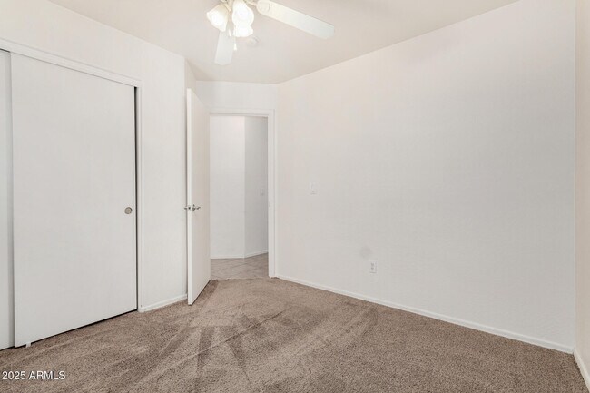 Building Photo - 2129 E Danbury Rd
