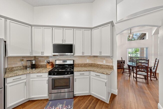 Building Photo - 5477 Glen Oak Pl