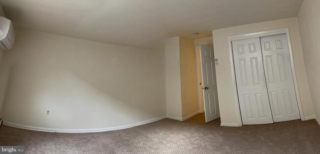 Building Photo - 235 Roesch Ave
