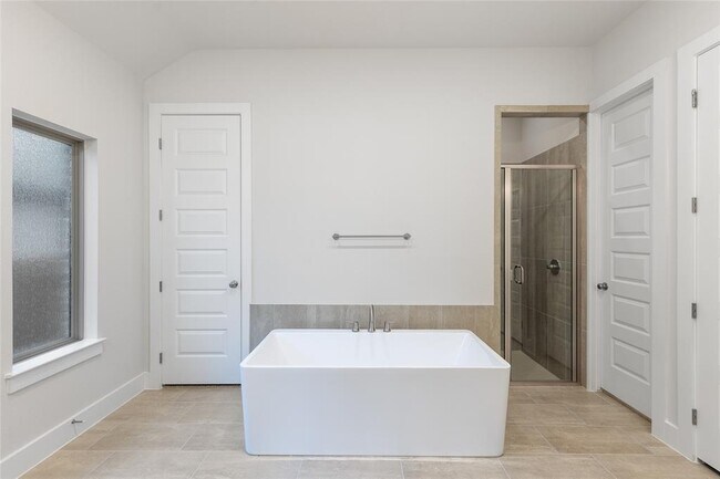 Building Photo - 626 Bay Breeze Dr