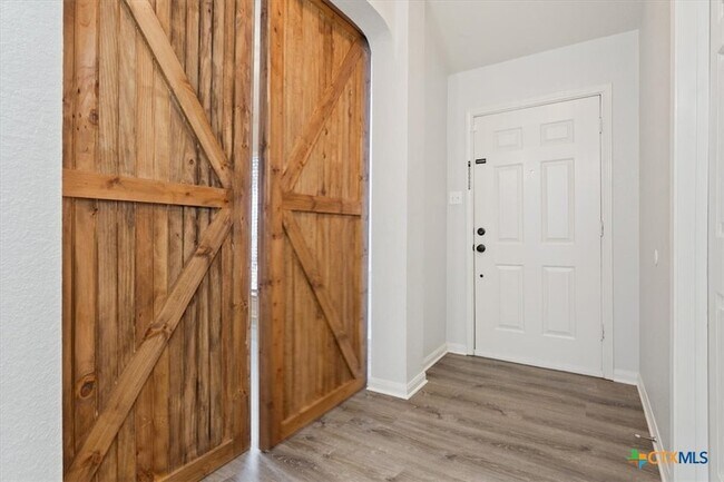 Building Photo - 709 Bighorn Dr