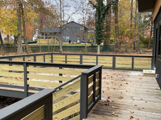 Building Photo - 6 Indian Hill Ln