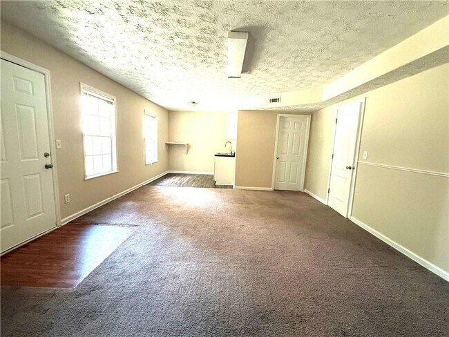 Building Photo - 3683 White Pine Rd