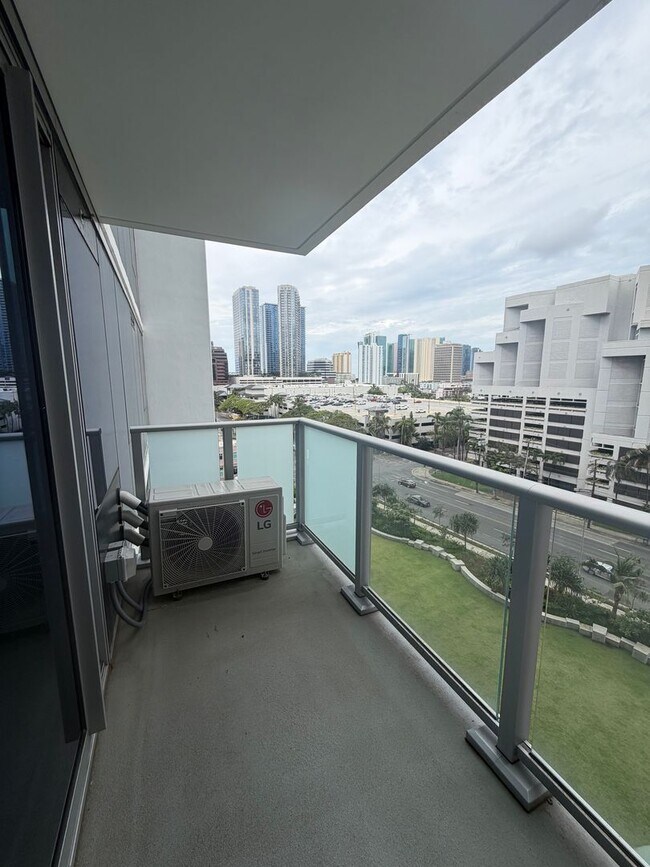 Building Photo - Ready to Move in Brand New Condo! Fully Furnished! 2 Bed/2 Bath/1 Parking at The Park on Ke‘eaumoku!