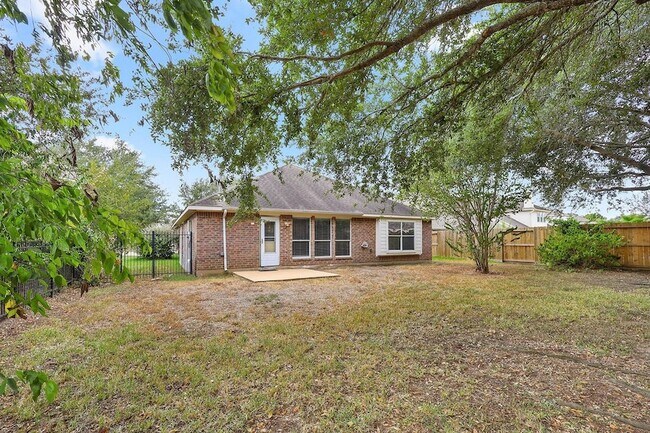 Building Photo - 25910 N Lakefair Dr