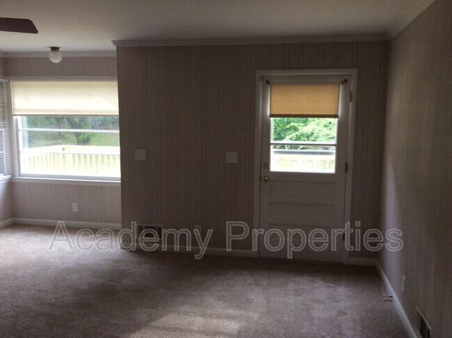 Building Photo - 209 Decatur Rd