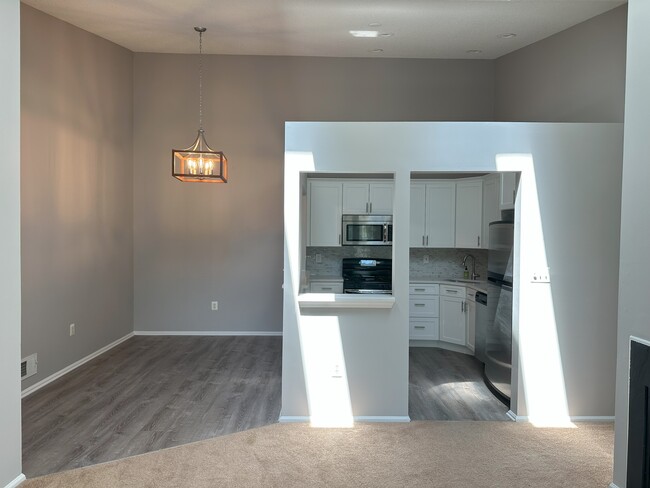 Kitchen and Dining Room - 354 Wimbeldon Ct