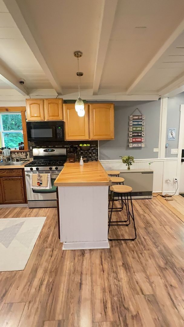 Building Photo - Beautiful Furnished Home with Cozy Rustic Finishes
