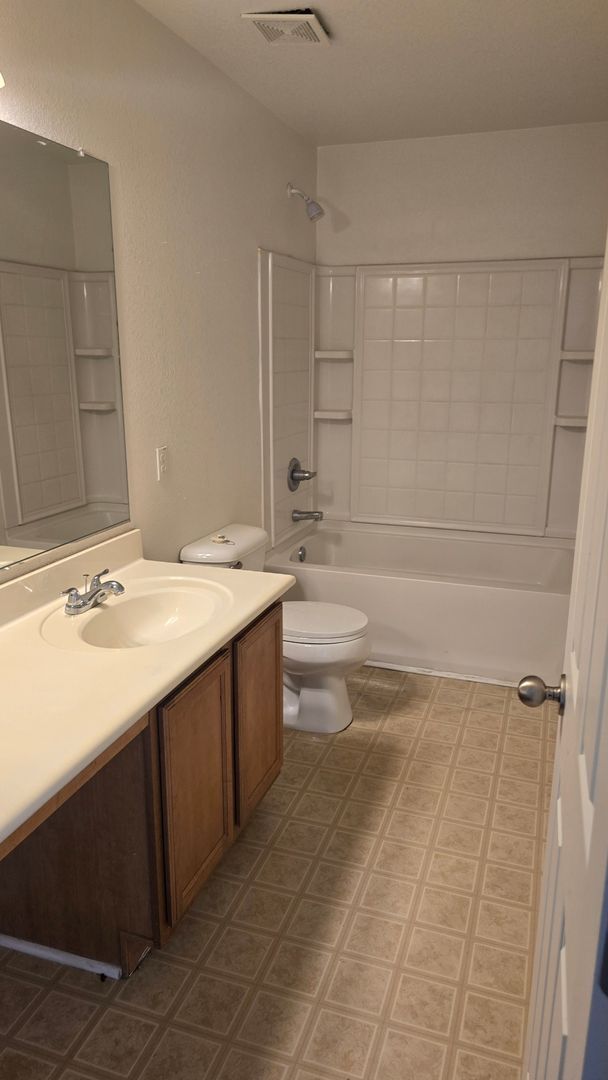 Building Photo - 8560 N 63rd Ln