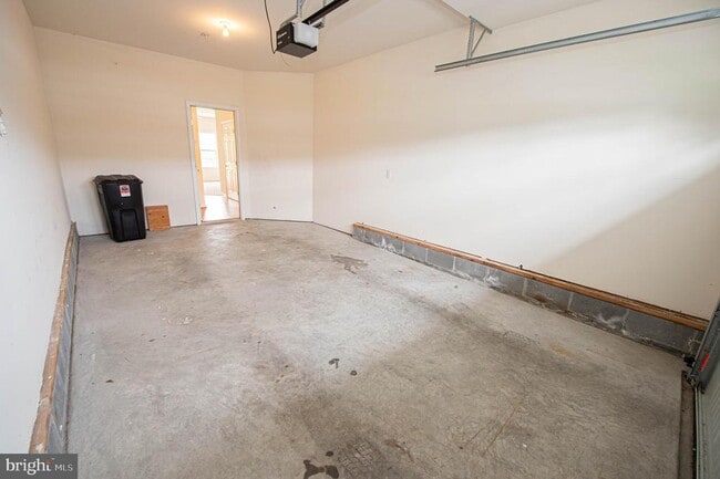 Building Photo - 438 Parkview Ct
