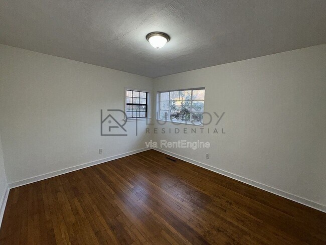 Building Photo - 3147 Shirley Dr