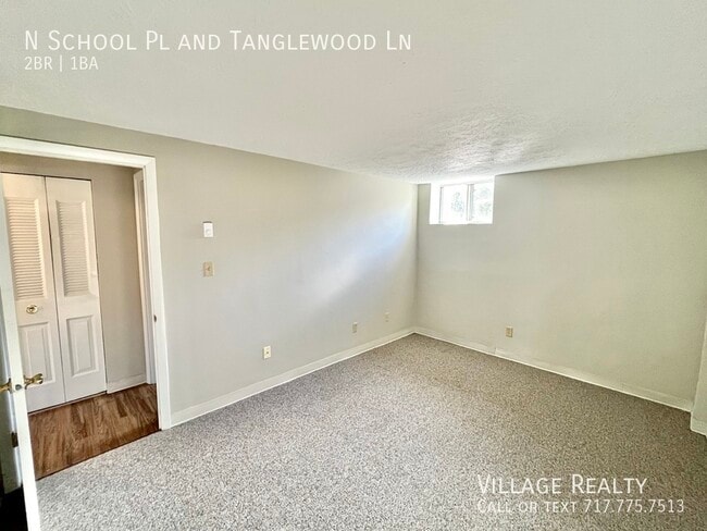 Building Photo - 319 N School Pl