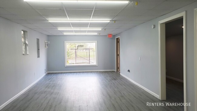 Building Photo - Awesome Commercial Property Near NRG Avail...