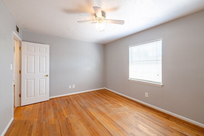 Building Photo - Peachtree Hills Court, Act fast! Reduced rent and zero admin fees — available for a limited time ...