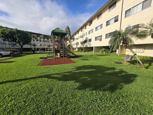 Building Photo - 350 Aoloa St