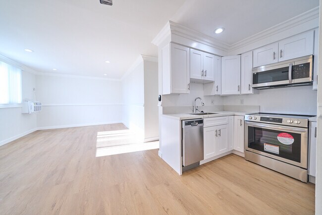 Building Photo - 11510 Cumpston St