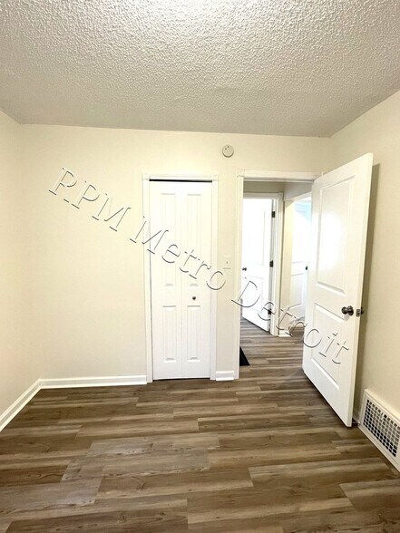Building Photo - 3567 Spruce St