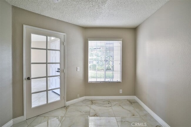 Building Photo - 176 Cll Renata