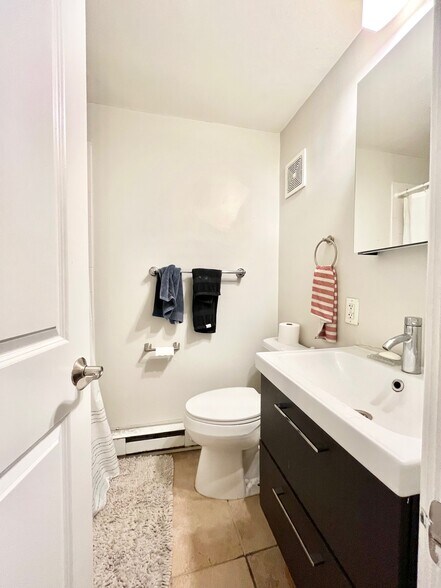 Building Photo - 12 Stoneholm St