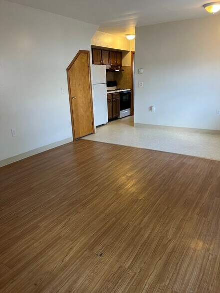 Building Photo - 114-116 Spruce St