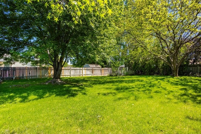 Building Photo - Newly Renovated 3 bed 2 bath home in the heart of MERIDIAN