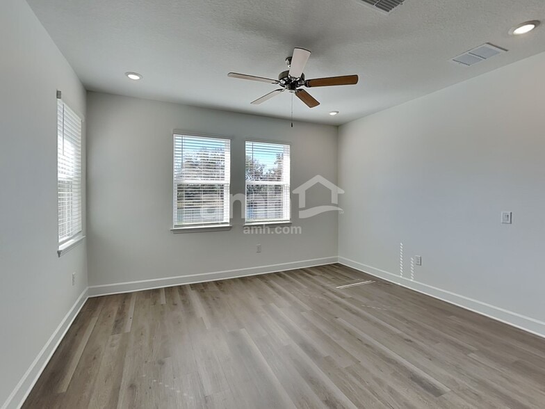 Building Photo - 16438 Cheyanne Ct