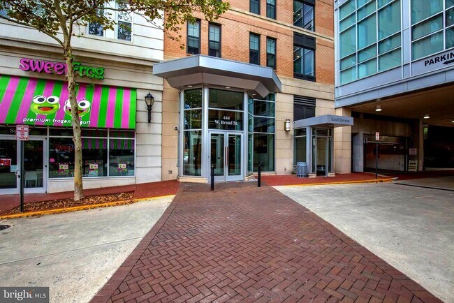 Primary Photo - 444 W Broad St