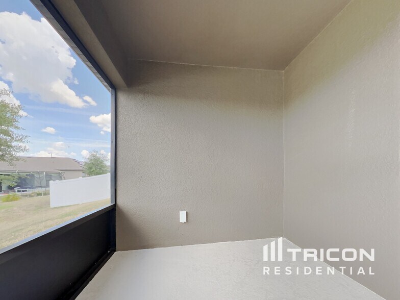 Building Photo - 591 Swallowtail Dr