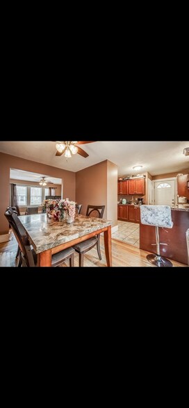 Building Photo - 158 Goodwin St