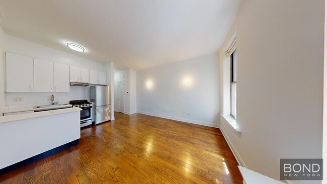 Building Photo - 163 E 87th St
